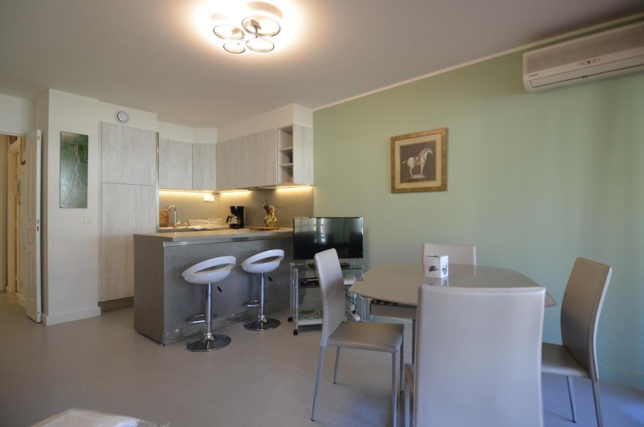 Appartement 3 Personnes Avec Coin Nuit Avec Terrasse Et Parking Quartier Du Port De Nice Luaran gambar